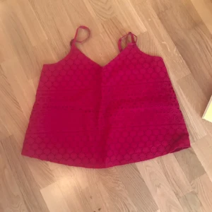  - Oanvänt Linne från hollister 