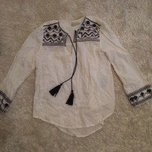  - Jättefin blus! Knappt använd 