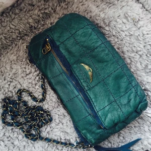  - Äkta blå Zadig väska!