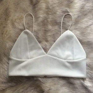  - Superfin topp från Ivyrevel, endast provad och kommer inte komma till användning av mig!