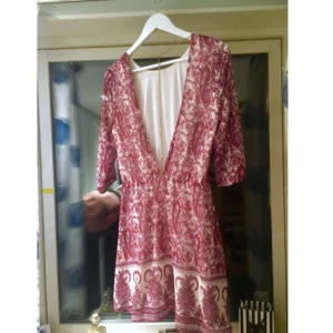  - Perfekt till sommaren! Säljes pga för liten, använd en gång