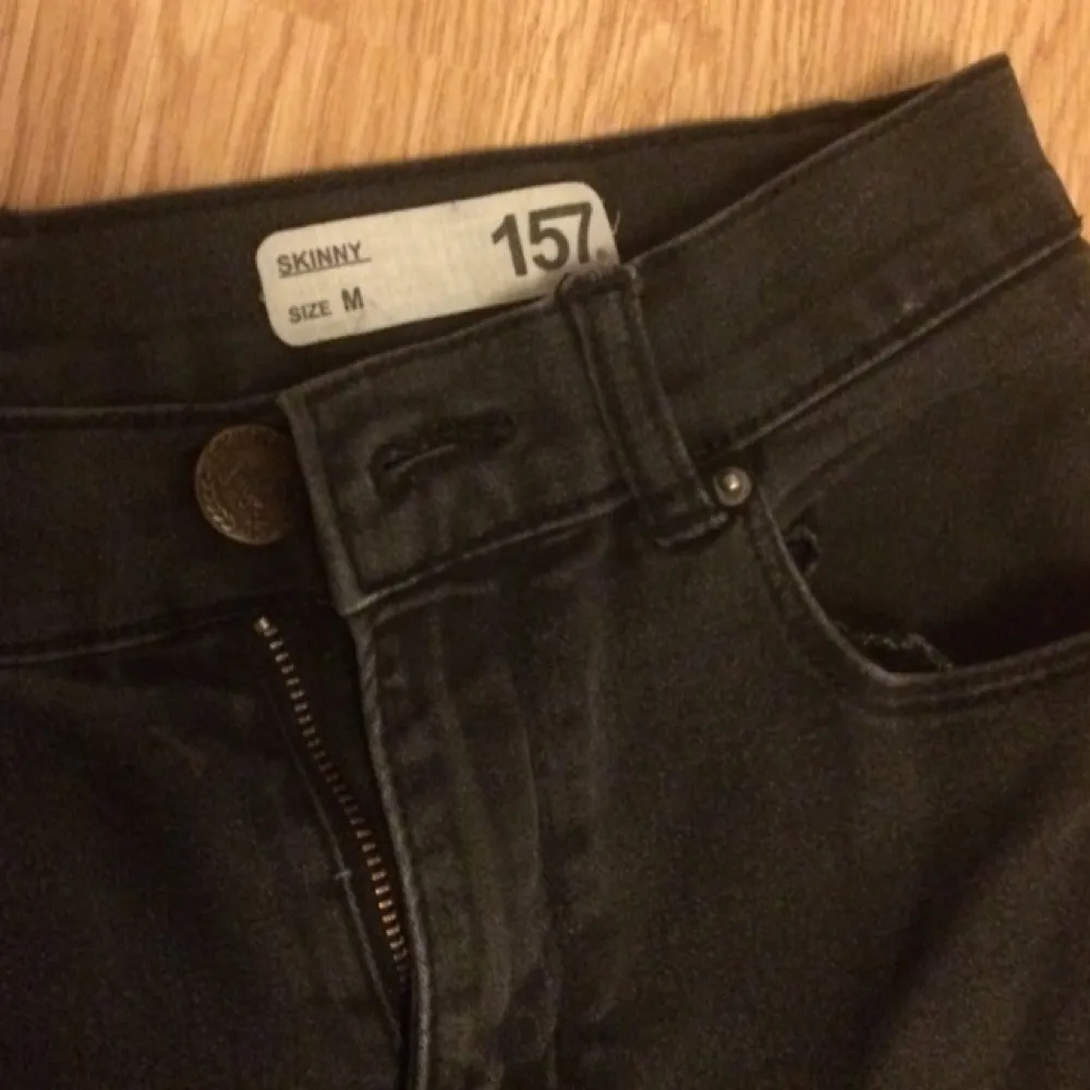 Grå skinny jeans från lager 157 storlek medium. Jeans & Byxor.
