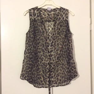  - Topp väst tröja tänk oanvänd 