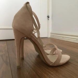  - Från boohoo, aldrig använda.