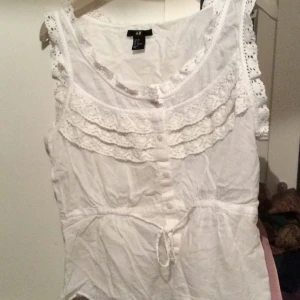  - H&M white top. 
