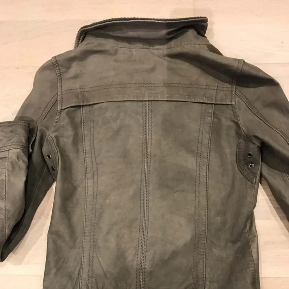 Beautiful real leather jacket from Bershka . Jackor.