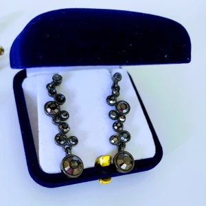 Lotus örhängen - Supersnygga