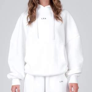 lxa the label. vit hoodie från linn ahlborgs kollektion. slutsåld 🥰🥰🥰🥰🥰