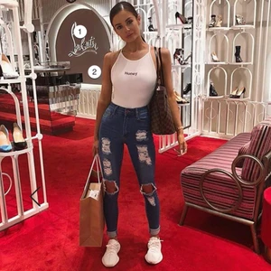 Jenas med slitningar  - Helt oanvända snygga jeans med slitningar✨