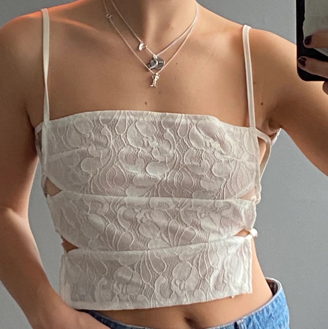 En vit blus med öppen rygg! - 90