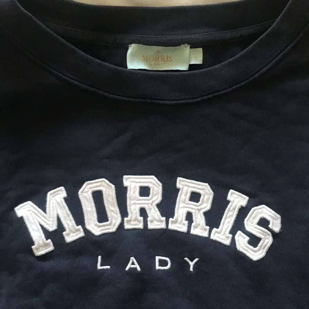 Äkta sweatshirt från Morris Lady. Köpt i Stockholm. Använd varsamt.. Tröjor & Koftor.