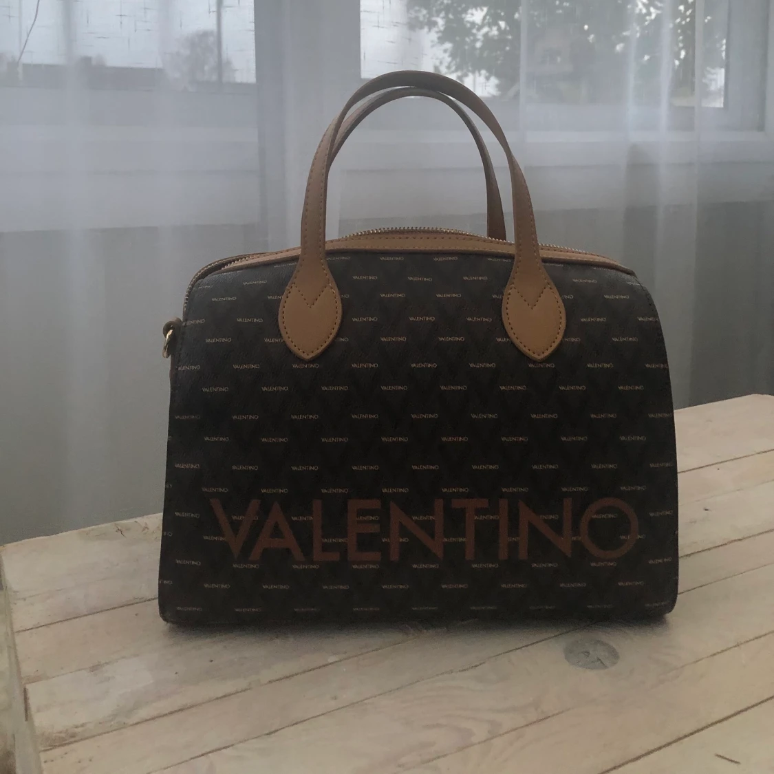 Valentino väska ny