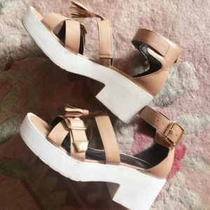  - River Island sandaler 