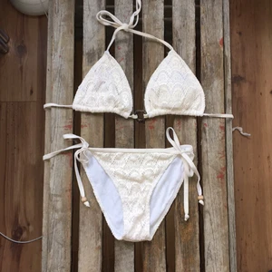  - Virkad bikini med detaljer framtill! 