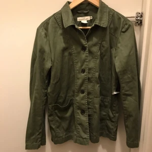  - Aldrig använd tunn grön jacka från hm. Strl 38