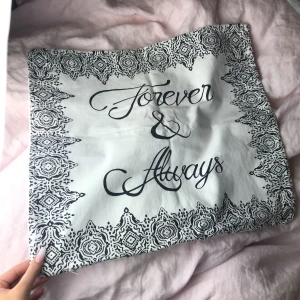  - Supersnyggt kuddfodral, helt nytt! 