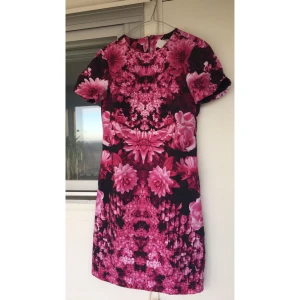  - Michael Kors Kew Garden Dress. Helt ny!