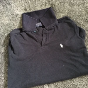  - En Ralph lauren pike, inte mycket använd, köparen står för frakten 😍💕