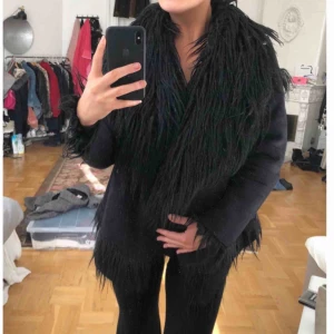  - Fuskpäls ifrån Nolita. Använd under förra hösten. Kan mötas upp i göteborg eller frakta, köparen står för fraktkostnaden 🌸