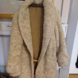  - Pälsjacka i använt skick. Vintage! 