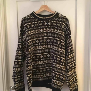  - Stickad tröja från Marco polo. Second hand. Frakt tillkommer