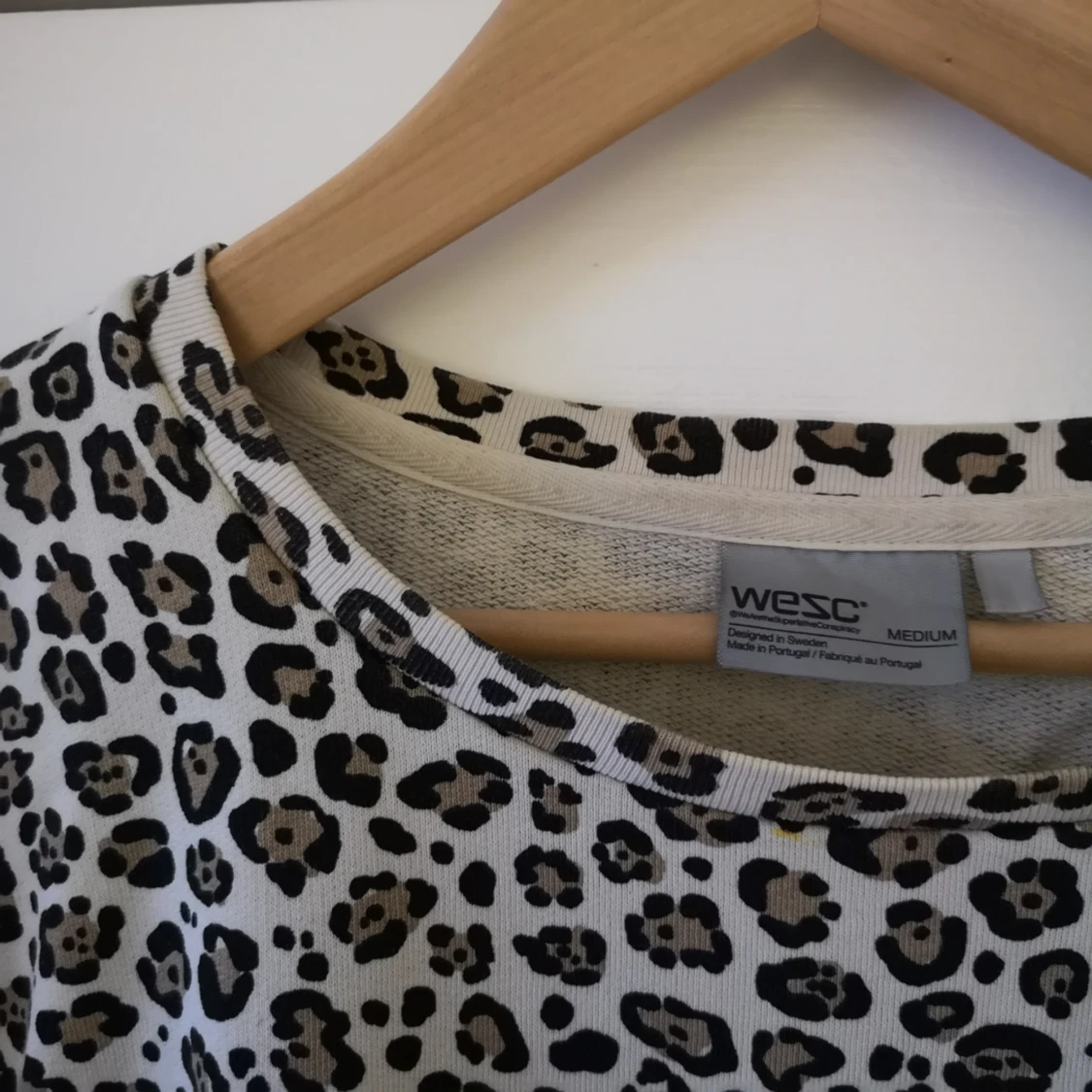 WESC sweater strl M - 90