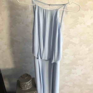  - Jättefin klänning från märket Samsøe samsøe i storlek XS. Använd 2 gånger. Nypris 999 kr