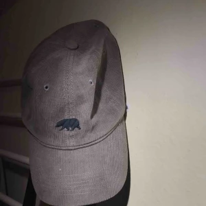  - Keps från brandy Melville! Använder aldrig och säljer därför🐸 frakt ingår!