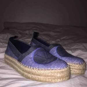  - Äkta Louis Vuitton espadrillos, nypris ca 5000kr