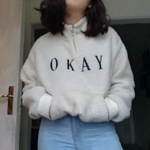  - Oversized varm, skön huvtröja! 