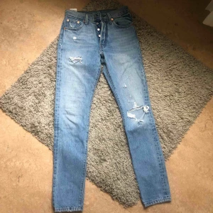  - Levis 501 skinny W.24, L.32. Fin fint skick, skickas för 250 kr inklusive frakt. 
