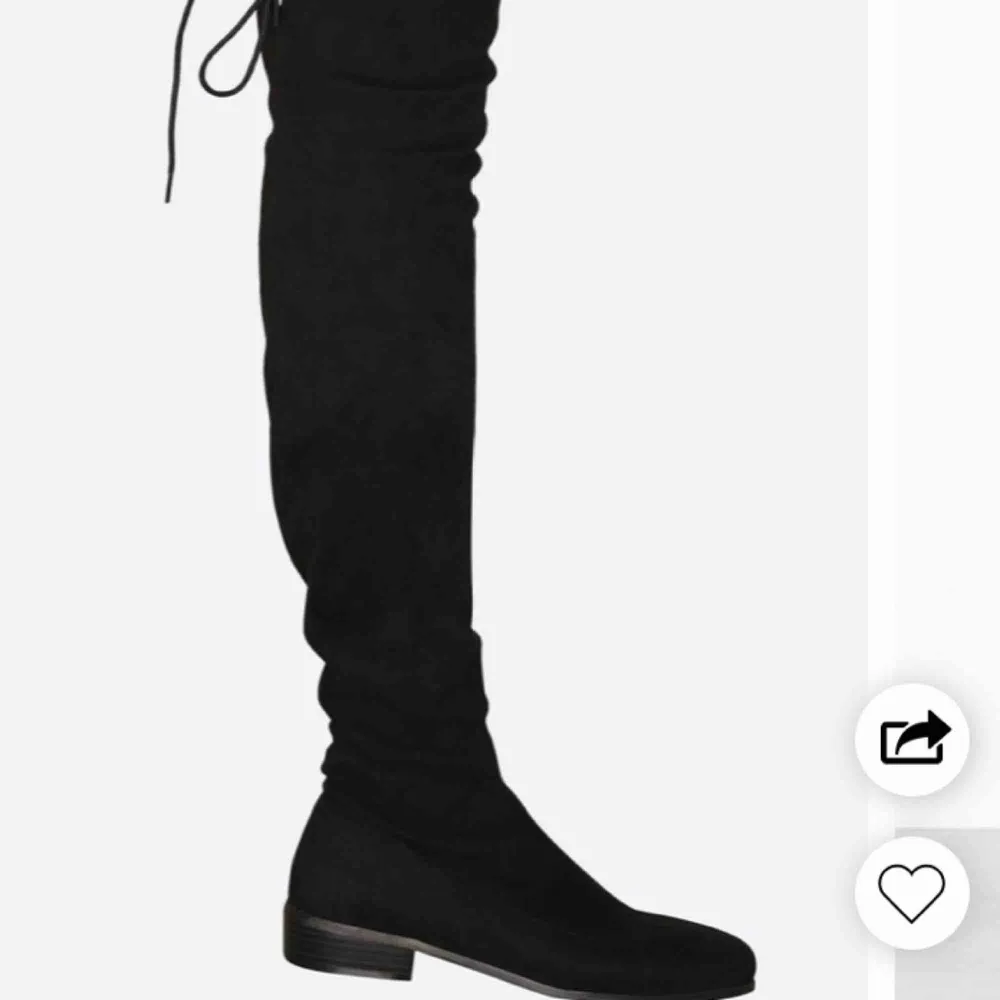 Supeerfina, buda, fel fria långa svarta boots, ser exakt ut som på bilden kan skicka bilder på de till seriösa köpare                      . Skor.