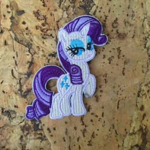  - ~my little pony iron on patch~  > Lätt att stryka på. > Tål 40 grader tvätt. > Ny. > porto tillkommer 10 kr (samma porto för 1 eller alla)