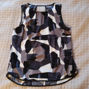 Snyggt linne  - Härligt linne med fin rygg.