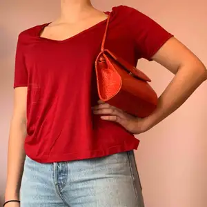 Basic röd t-shirt🍓👚  Passar superbra med det mesta❤️