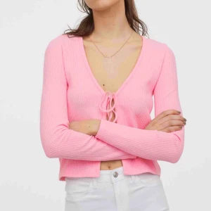  - Intressekoll på denna populära och även slutsålda tröjan, säljer vid bra pris. Köpare betalar frakt. 