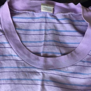  - En super mysig och gullig tröja står inget märke i. Köpt i en fransk secondhand! 