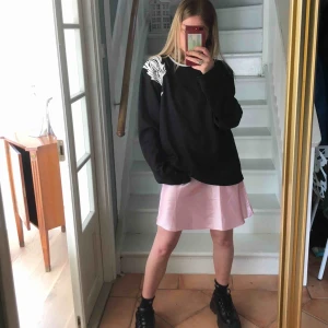  - silky satin look dress in pink, i’m 164cm and delivery is not included 