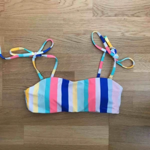  - En superfin bikini topp med inlägg, säljer pågrund av att jag aldrig använt den🦋