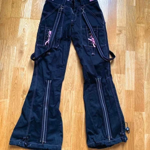  - Jättefina byxor, kommer inte ihåg vart dom är köpta. Kan mötas på söder eller skickas då köparen betalar frakt💕