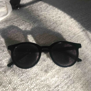  - Fina solglasögon🦋
