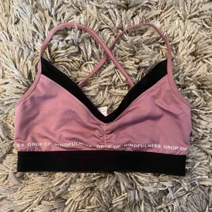  - Sport topp Lila och svart 