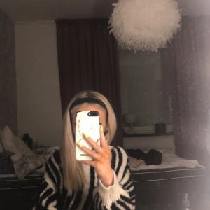 Jätte fin mysig zebra tröja - En mysig och snygg härlig tröja🥰