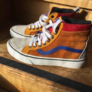 Vans MTE - Snygga Vans med fleecefoder. Utsida av mocka och insida med fleece, varmfodrade, perfekta höst/vinterskor. Hämtas i Gävle eller skickas mot frakt på 79kr