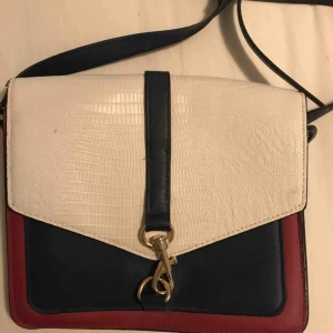  - Väska ifrån atmosphere 