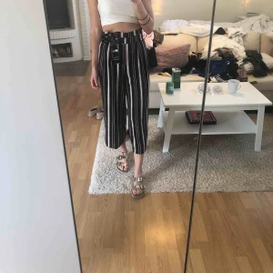  - Byxor från zara! Fina! Köparen betalar frakt!