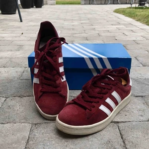 Adidas skor - Vinröda Adidas campus i fint skick! 