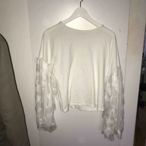  - Svin cool topp från zara! Köparen står för frakt:)