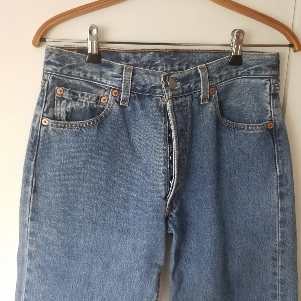 Äkta vintage Levis jeans i storlek 30/34 . Jeans & Byxor.