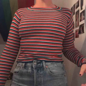  - Ribbad multi färjad stretchig tröja, st xxs men passar en normal xs